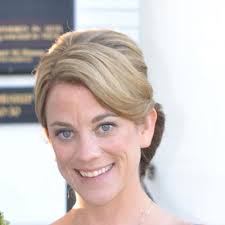 Andrea Thomson Viner (@ndreaviner)