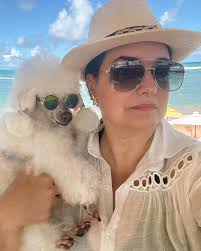 Lara Britt (@larabrittvip) • Instagram photos and videos