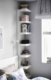 L'illuminazione a led per quadri ribba infatti potrebbe permettervi di continuare comodamente a leggere senza infastidire troppo il vostro lui o la. Mensole Ikea 15 Modi Di Utilizzarle In Modo Furbo Per Arredare Ispiratevi