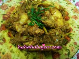 Rendang ayam hampir sama dengan masakan rendang khas padang lainnya, yaitu menggunakan potongan daging ayam segar dan dimasak dengan bumbu pilihan tradisional turun temurun di minagkabau. Resepi Rendang Ayam Pencen Guna Pressure Cooker Blog Santai Santai Jerr