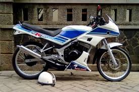 Dari 250 cc satu silinder hingga 250 cc dua silinder. 10 Motosikal Legenda Suzuki Di Malaysia Dalam Kenangan
