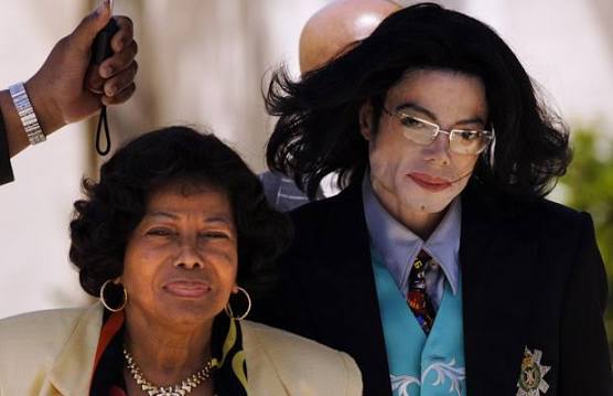 Cartas para Michael: Katherine reafirma o amor de Michael pela comunidade  de fãs