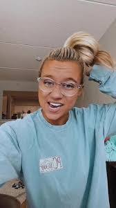 Ellen Nieman's Instagram, Twitter & Facebook