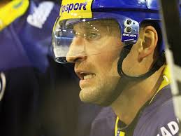 Hokejové zajímavosti z 21.září: šílené třetiny i návštěva šéfa evropského  hokeje