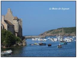 Port Du Conquet Avec La Maison Des Seigneurs Maison De Vacances Visiter La Bretagne Vacances