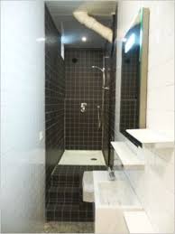 Une Vraie Salle De Bains Amenagee Dans 3m2 Plans Petite Salle De Bain Salle De Bains Etroite Salle De Bains En Long