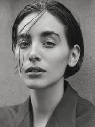 Alicia Linden's Instagram, Twitter & Facebook