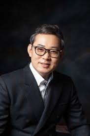 제주곽금초등학교, 제주애월중학교, 제주오현고등학교, 연세대학교 정치외교학과, 경희대학교 평화복지대학원 공공정책학 석사, 제주대학교 대학원 농업경제학 박사 과정을 졸업, 수료하였다. Qaszajkmkomksm