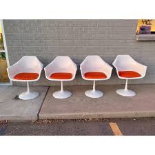 Whether it's for your kitchen, living room, office, or dining room, you'll add a touch of elegance and personality to your space. Mid Century Modern Saarinen Style Tulip Metalcraft Swivel Dining Chairs Set Of 4 Chairish