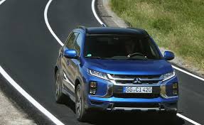 Singurul motor turbo disponibil pentru outlander (cel putin in acest moment) este nu de 2.0 ci de 2.2 l si nu este benzina ci diesel. Mitsubishi Asx Piu Moderna E Confortevole Stazione Di Servizio Suv Portelloni