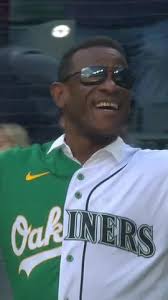 MLB Sports Video: Nationally Batting Champion Fouls Ball off Foot