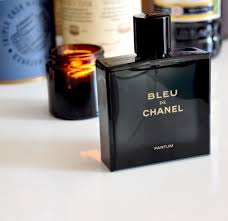 Découvrez tous les parfums chanel pour homme sur le site beauty success : Bleu De Chanel Parfum Un Boise Intemporel Chic Test Avis