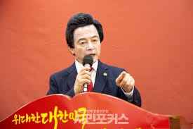 허경영 하늘궁에서 공약 인터뷰를 해보았습니다. í—ˆê²½ì˜ ëŒ€í'œ 30ë…„ ì „ ìƒì†ì„¸ íì§€ ê³µì•½ ë'¤ ëŠ¦ê²Œ ì£¼ëª© ë°›ì•„ ì •ì¹˜ ì‹œë¯¼í•«í¬ì»¤ìŠ¤ ê¸°ì‚¬ë³¸ë¬¸ ì‹œë¯¼í¬ì»¤ìŠ¤
