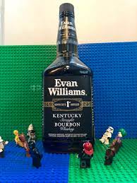 Die destillation erfolgt nur ein paar blocks weiter, . Evan Williams Kentucky Straight Bourbon Whiskey Malt Whisky Reviews