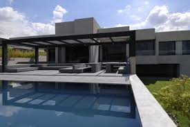 Este estudio coruñés, que dirige joaquín torres, ha revolucionado el mundo tanto ha sido el éxito de estas casas modulares de lujo (la producción comenzó en 2009), que el estudio ya ha empezado la fabricación y comercialización de otros modelos más grandes y con más habitaciones. Casas Modulares En A Cero Viviendu