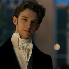 Louis Cunningham : Le fils de la princesse Charlotte de Luxembourg joue  Louis XVI dans la série Marie-Antoinette après son rôle dans Bridgerton