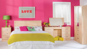 Desain kamar tidur minimalis untuk yang berjiwa seni. 25 Desain Kamar Tidur Ukuran Kecil Bergaya Minimalis Modern Desainrumahnya Com