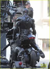 Semuanya penting bagi pertumbuhan bunga. Pin By Pedram Mohammadi On Movie Robocop Motorcycle Leathers Suit Suit Of Armor