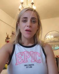 RODRIGO MARTIN REY CHORRO!!! esta persona que se me hizo el novio me robó  un regalo hermoso que era un collar de oro 18k el cual pueden ver en las  fotos. #rodrigomartinreychorro . Ya le hice la ...