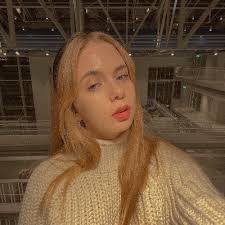 Lily Adam's Instagram, Twitter & Facebook