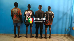 Démantèlement d'une association de malfaiteurs par le Commissariat de  Jaxaay. Le Commissariat d'arrondissement de Jaxaay, Parcelles Assainies et  Niacourab a procédé au démantèlement d'une bande criminelle spécialisée  dans les vols avec violence.