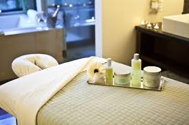 The space might be small, but it certainly packs a big punch. Massage Room Photos Design Ideas Remodel And Decor Lonny