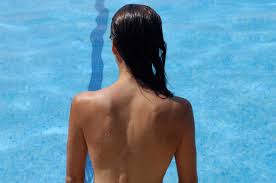 Oben ohne im Schwimmbad: Für Frauen ab Mai hier erlaubt