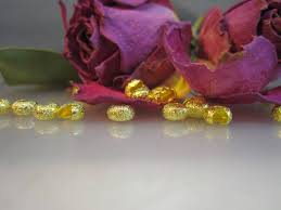 Carrier sits deep and relaxed and offers plenty of cushioning support,. Furnituren Schmuck Perlen Schmuckmueller Onlineshop