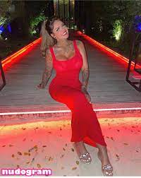 Laura Whifrey  laura__whinfrey  laurawhifrey Nude Leaks OnlyFans Photo 3  - Nudogram v2.0