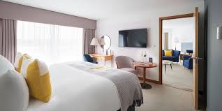 Meletakkan tanaman di kamar tidur menjadi salah satu tren yang masih bertahan hingga saat ini. Reading Hotels Near Madejski Voco Reading Hotel By Ihg