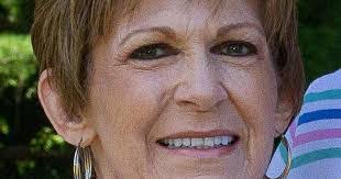 Eileen Helm's Instagram, Twitter & Facebook