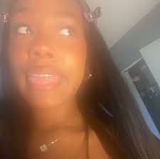 Wassup y'all my name Darius but everybody calls me Dizzy I'm committed to  MU for football in the fall im a content creator too I love making new  friends and love being