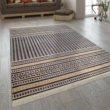 Sämtliche in dieser rangliste getesteten ethno teppich sind jederzeit bei amazon.de im lager und innerhalb von maximal 2 werktagen bei ihnen zuhause. Fransen Teppich Ethno Design Boho Streifen Teppich De