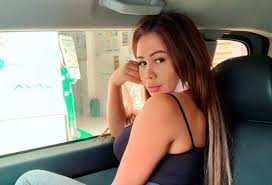 Yina calderón bailó junto a sus hermanas vestidas con diminutas pijamas (fuente: Yina Calderon Antes De Pasar 17 Veces Por El Quirofano Rcn Radio