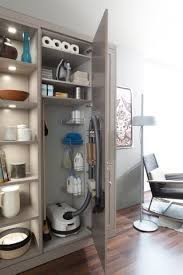 Первая серия французского мультсериала la sorciere du placard a balai. Cleaning Closet Armoire A Balai Renovation Salle De Bain Nettoyage De Placard