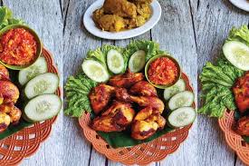 Malam hari merupakan suatu momen penting dimana waktu yang sangat tepat untuk berkumpul; Rekomendasi Menu Masakan Sehat Untuk Keluarga Dalam 1 Bulan