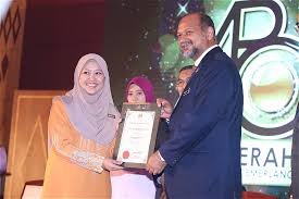 Tan sri johan jaaffar tokoh wartawan negara 2019 bekas pengerusi dewan bahasa dan. Galeri Foto Album Anugerah Perkhidmatan Cemerlang Apc 2018 Dan Pelancaran Buku Pelan Strategik Kkmm 2019 2023 Di Pusat Konvensyen Antarabangsa Putrajaya Picc Pada 16 April 2019 Image Anugerah Perkhidmatan Cemerlang