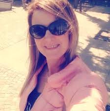 Deve essere difficile lasciare andare qualcosa di così bello." [ Pretty  Woman ]