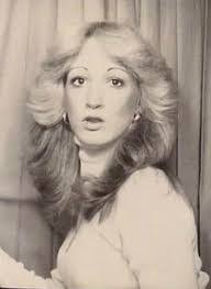 Lori Ragette's Instagram, Twitter & Facebook