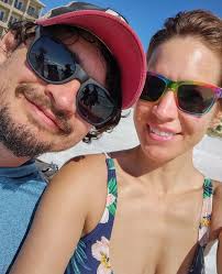 Dr. Emily Thomas with her Husband Tony *** ***#**theincrediblesdrpol  #dremilythomas #veterinarian #vetlife #drpol #veterinary*