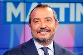 Milly carlucci appena appreso in diretta a #unomattina della morte di #bibiballandi. Uno Mattina Franco Di Mare Si Scusa Con Milly Carlucci Sui Social Impazza La Polemica Video Urbanpost
