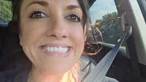 Fundraiser for Amanda Hott by Christina Davis : Help Mandi with expenses  while recovering