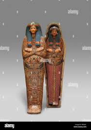 Mama Board der Sänger des Amun-Re, Henettawy. Abmessungen: L 171,3 cm (67  56 in.); W. 40 cm (15 34 in.); D., 16 cm (6 38 in.). Dynastie: Späte  Dynastie 21. Datum: Ca.