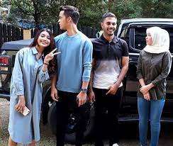 Jangan lupa saksikan cik reen encik ngok ngek raya pada 5 syawal, 9hb jun (ahad) jam 10 pagi di astro ria dan ria hd! Drama Cik Reen Dan Encik Ngok Ngek Adaptasi Novel