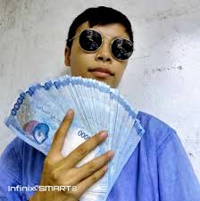 Mary Mil's Instagram, Twitter & Facebook