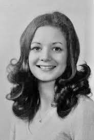 Kimberly Dull's Instagram, Twitter & Facebook