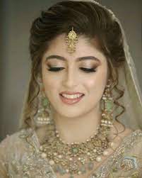 Pin By Aneela On Projects To Try Pakistani Bride Hairstyle Pakistani Bridal Hairstyles Pakistani Bridal Makeup