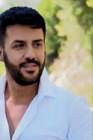 Kom shtepin' me rrasa".....Stivi.