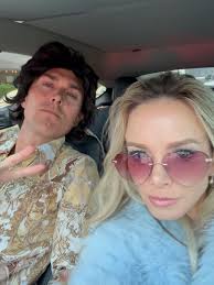 Happy Birthday to @lifebymrsd and Pete! My first experience with a silent  disco 💃🏼🕺🏻🪩 Loved celebrating you and had so much fun!