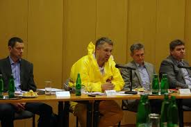 Sallai róbert benedeket becsületsértés vétségében mondták ki bűnösnek. Sugarvedelmi Overallban Ulte Vegig A Bizottsagi Ulest Sallai Robert Benedek 24 Hu